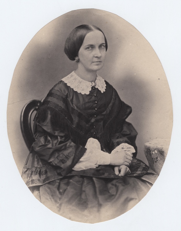 Portree: Proua ... Gliederhelm.