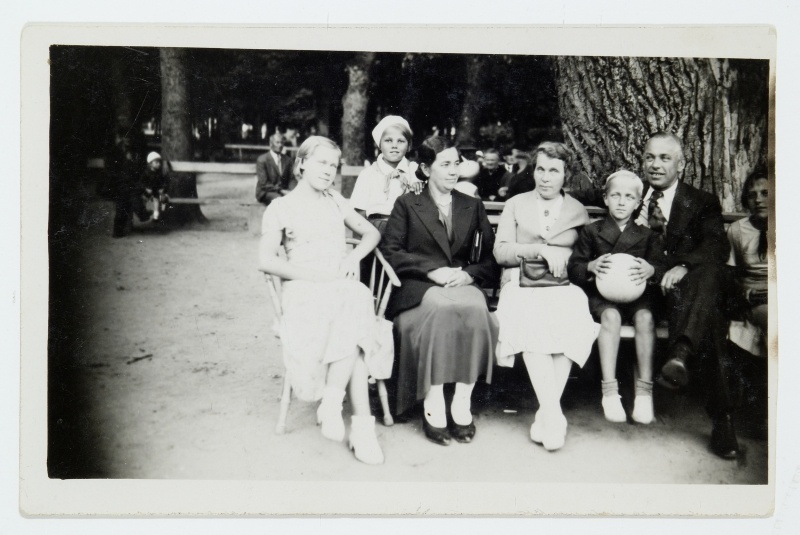 Perekond Laamann väljasaadetuna Kuressaares 1935.a.