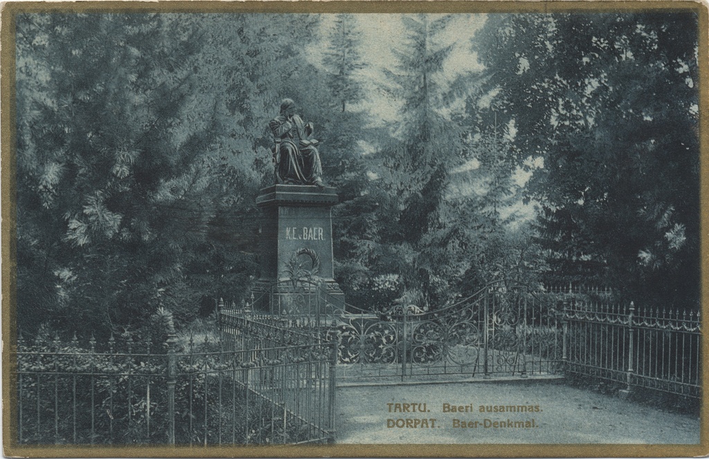 Tartu : Baer earrings = Dorpat : Baer-Denkmal