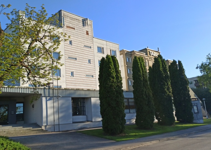 Hotell Taru (Rebase 9).  Tartu, 1990-1995. Foto Meelis Lokk. rephoto