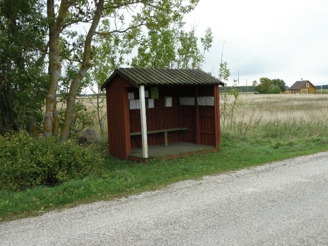 Vormsi Suuremõisa küla bussipeatus