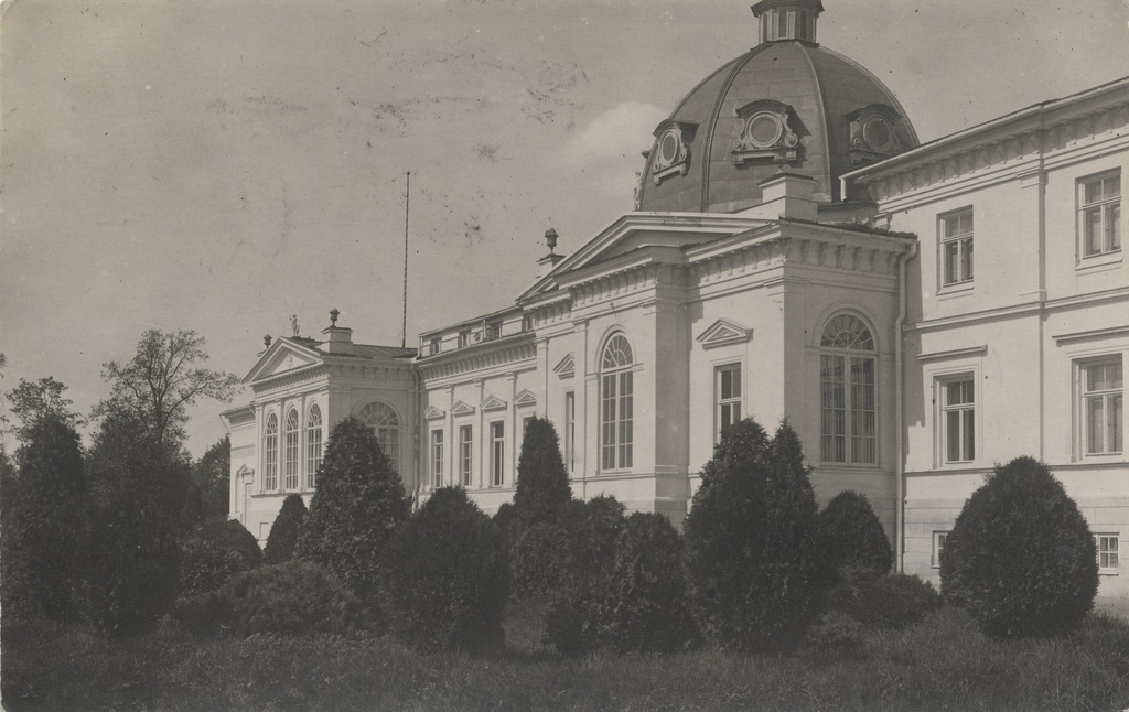 [raadi manor in Tartu]