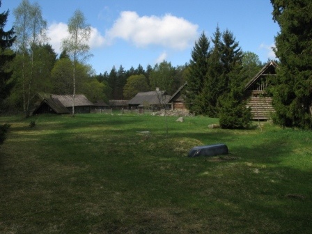 Malvaste küla Mihkli muuseumi õuevaade idast
