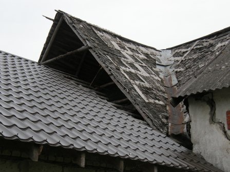 Priima talu elumaja ja kaetud õue katused. Kasepää küla, Peipsi tn 4