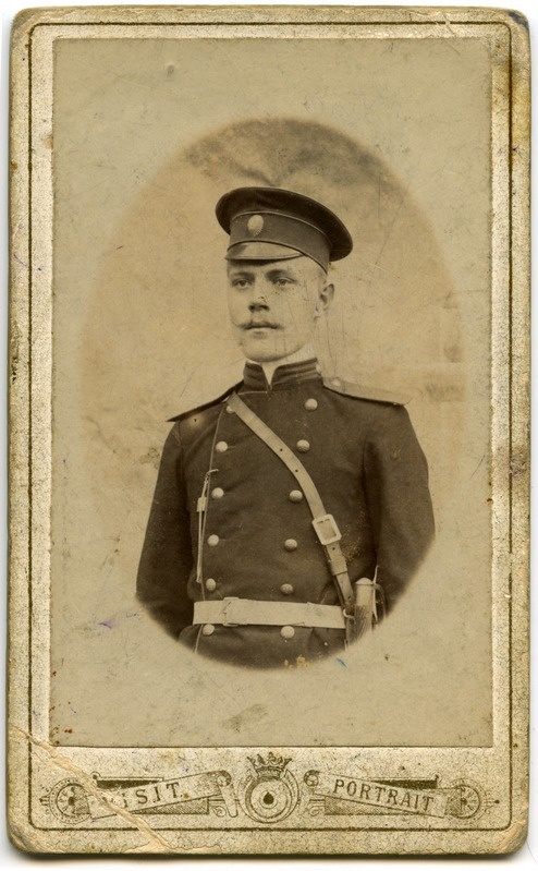 Portree: A. M. Reinweg sõjaväevormis - ajateenija Taga-Kaukaasia vene väeosas.