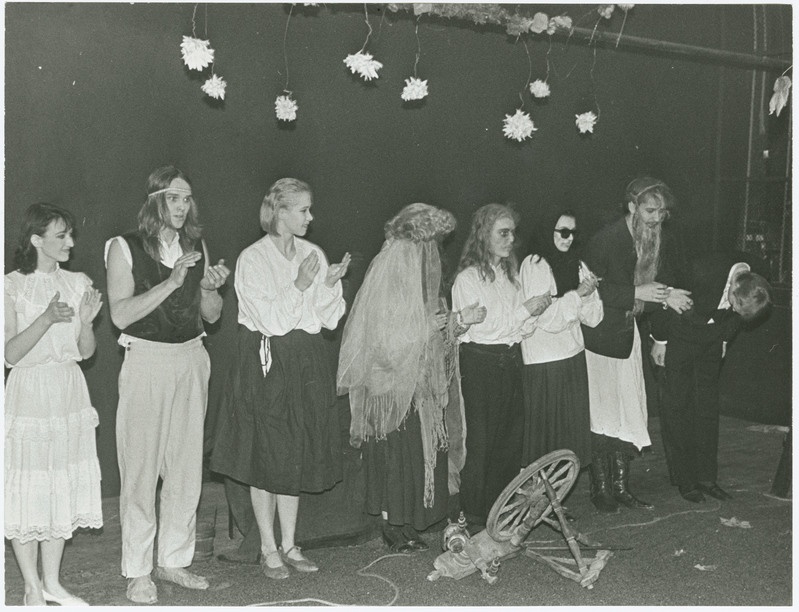 Eesti esimese erateatri - von Krahl´i teatri - avamine toimus 31 oktoobril 1992 Tallinnas Rataskaevu tänavas