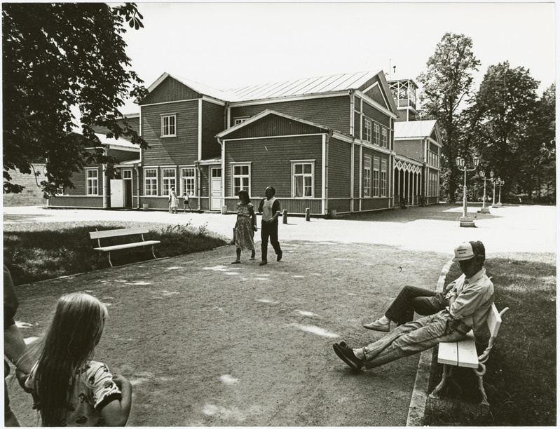 Kuressaare renoveeritud Kuursaal.