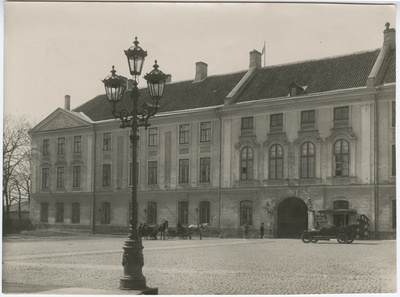 Toompea lossi esifassaad ja lossiesine väljak  similar photo