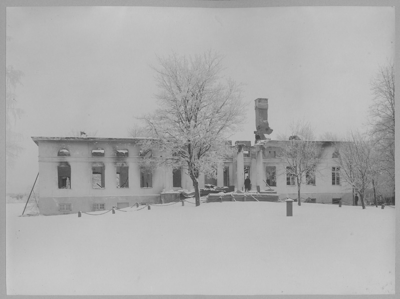 Paunküla mõis pärast 1905.a ülestõusu käigus toimunud mõisate põletamist.
