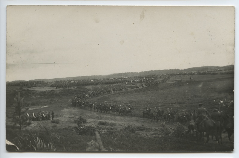 12. Jalaväerügemendi manöövrite lõpuparaad Petseris.
