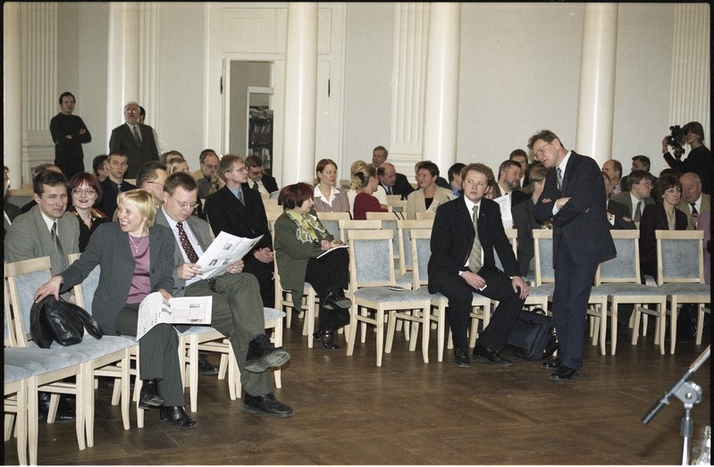 Tartu Ülikooli rektori valimised aulas, 28. veebr. 2003