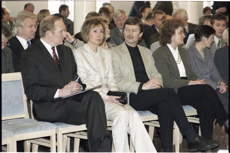 Tartu Ülikooli rektori valimised aulas, 28. veebr. 2003