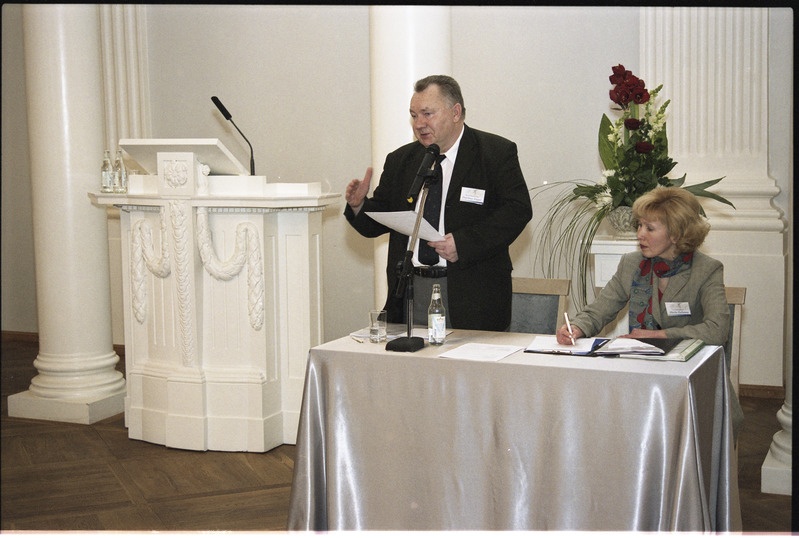 Tartu Ülikooli rektori valimised aulas, 28. veebr. 2003