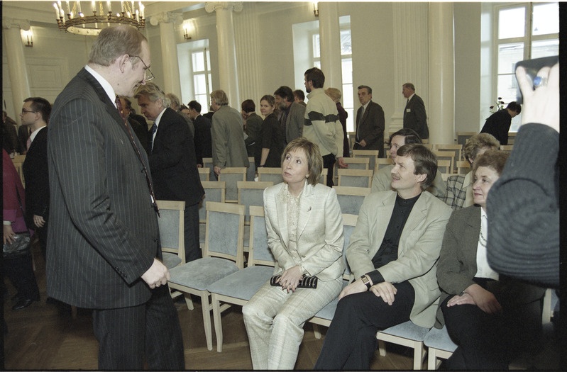 Tartu Ülikooli rektori valimised aulas, 28. veebr. 2003