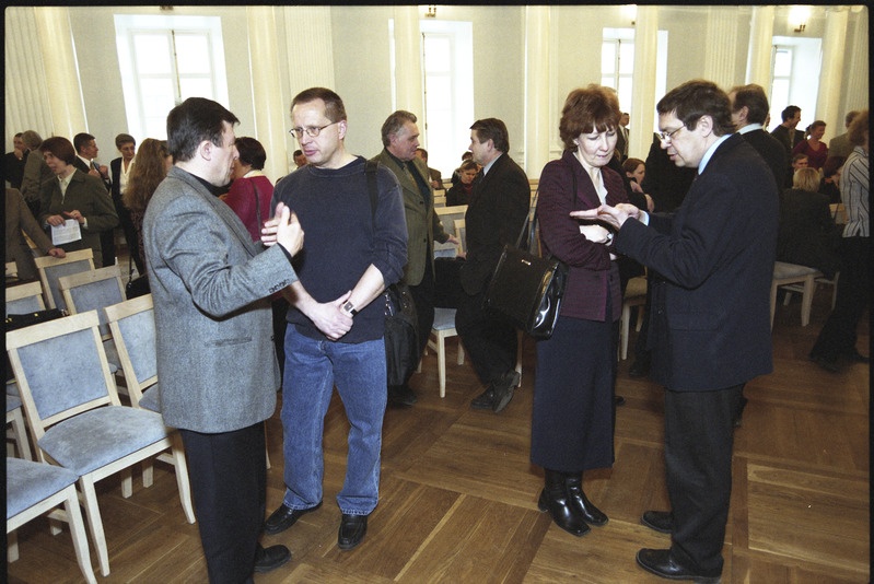 Tartu Ülikooli rektori valimised aulas, 28. veebr. 2003