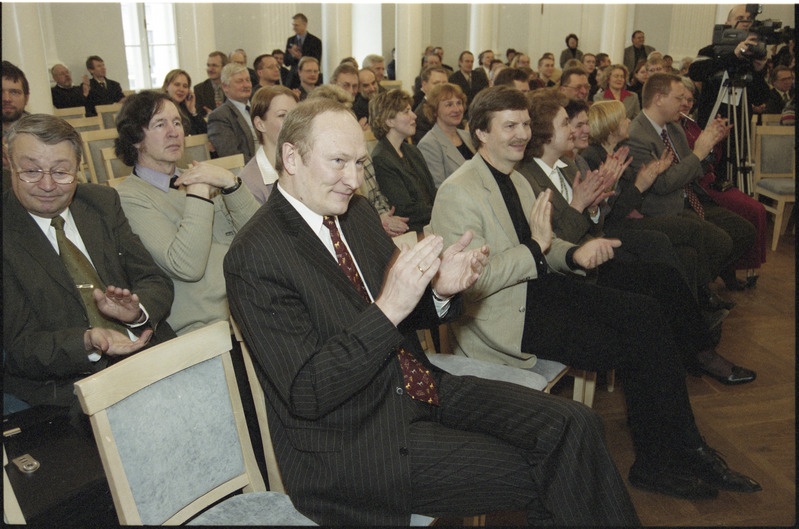 Tartu Ülikooli rektori valimised aulas, 28. veebr. 2003