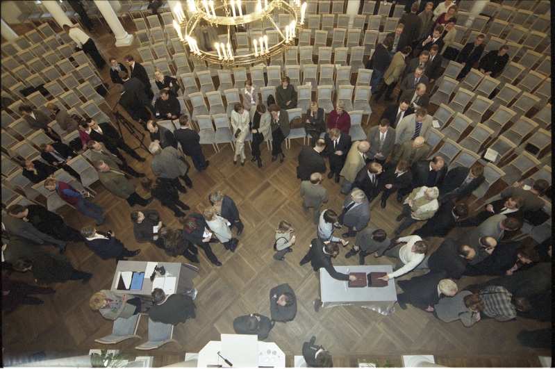 Tartu Ülikooli rektori valimised aulas, 28. veebr. 2003