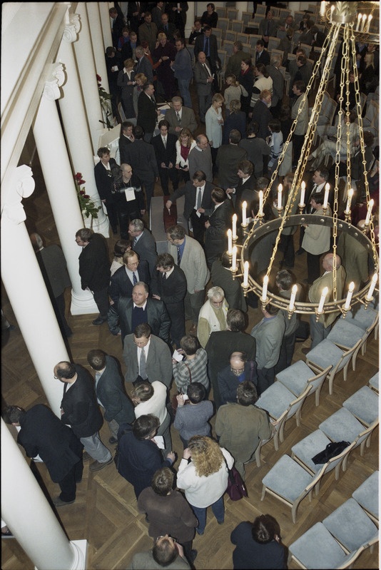Tartu Ülikooli rektori valimised aulas, 28. veebr. 2003
