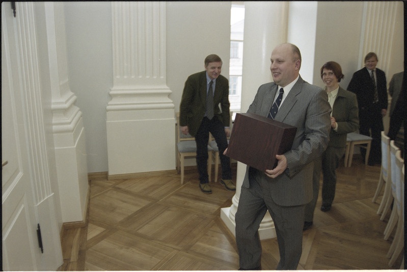 Tartu Ülikooli rektori valimised aulas, 28. veebr. 2003