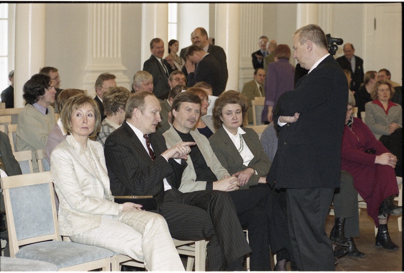 Tartu Ülikooli rektori valimised aulas, 28. veebr. 2003
