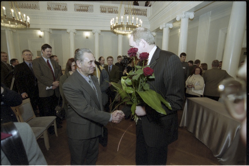 Tartu Ülikooli rektori valimised aulas, 28. veebr. 2003