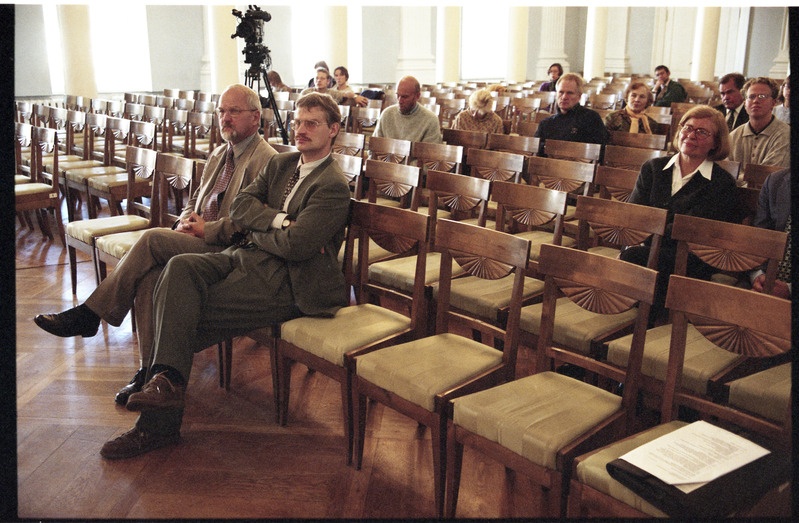 Külalisprofessor TÜ aulas ja TÜ kalmistupäev septembris 1997