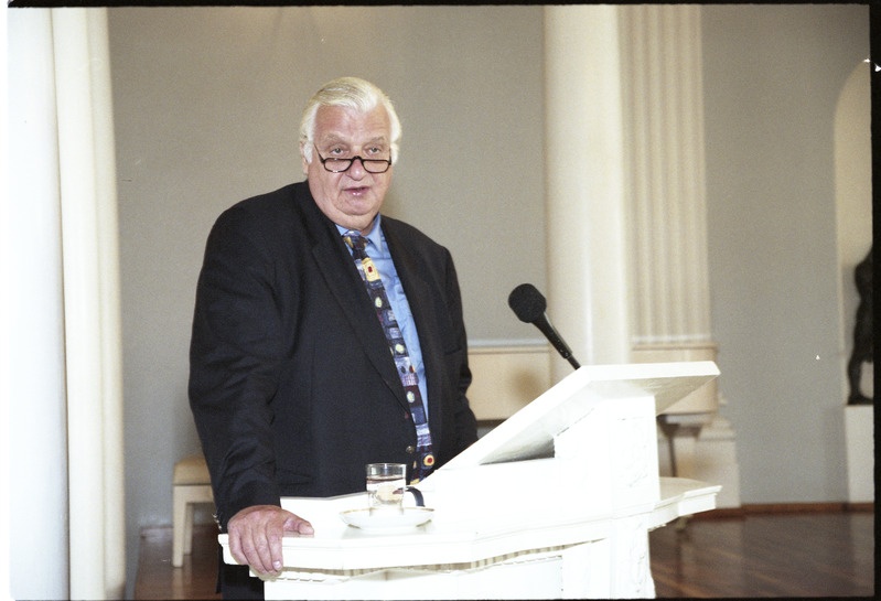 Külalisprofessor TÜ aulas ja TÜ kalmistupäev septembris 1997