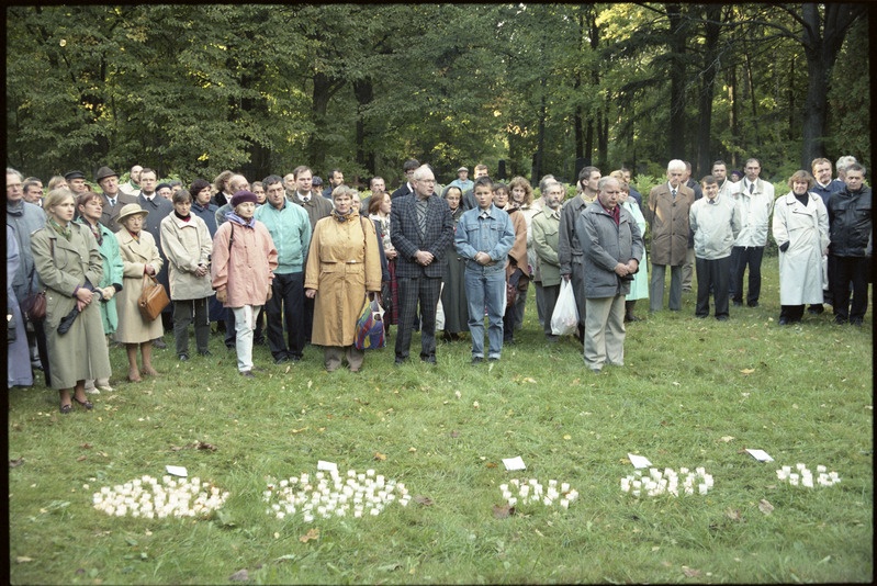 Külalisprofessor TÜ aulas ja TÜ kalmistupäev septembris 1997