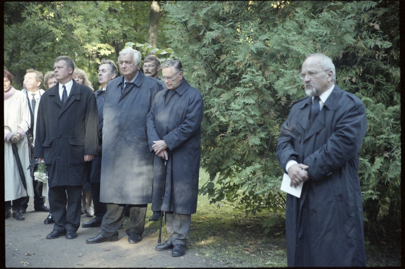 Külalisprofessor TÜ aulas ja TÜ kalmistupäev septembris 1997