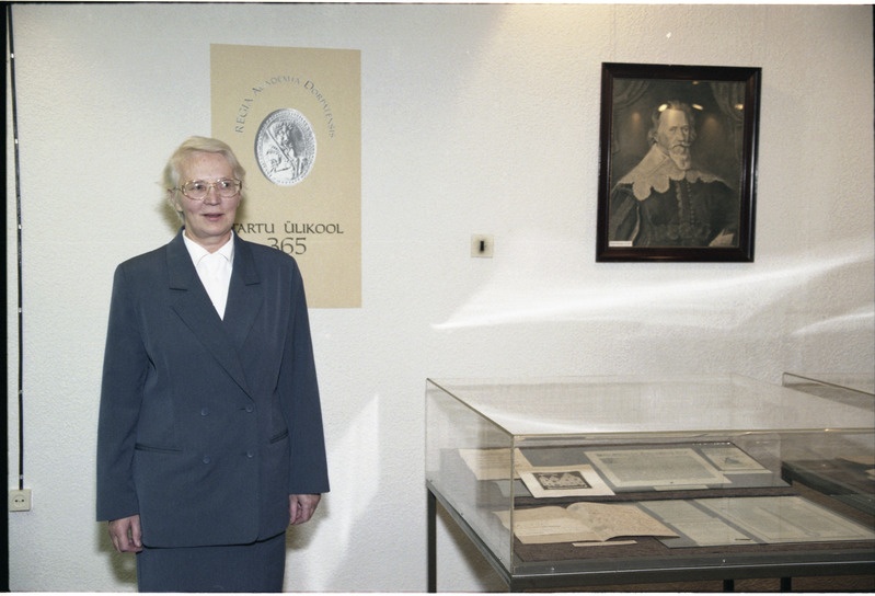 Näituse avamine TÜ raamatukogus ja Helmud Piirimäe aulaloeng oktoobris 1997