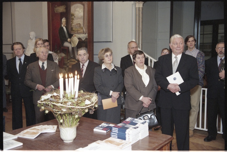 TÜ trükised ja Rahvusülikool 78 pidulik aktus aulas  detsember 1997
