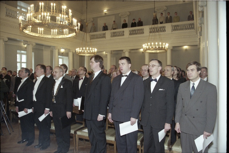 TÜ trükised ja Rahvusülikool 78 pidulik aktus aulas  detsember 1997
