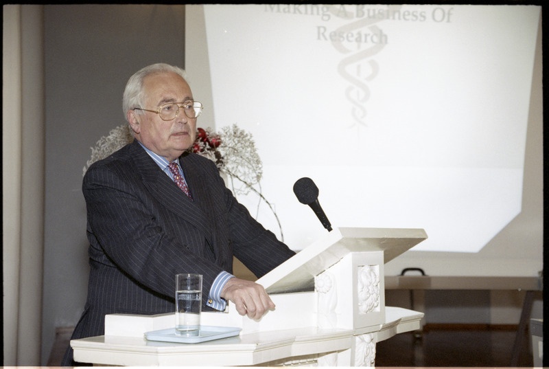 TÜ õppejõudude lektoorium ja aulaloeng Otto detsembris 1997