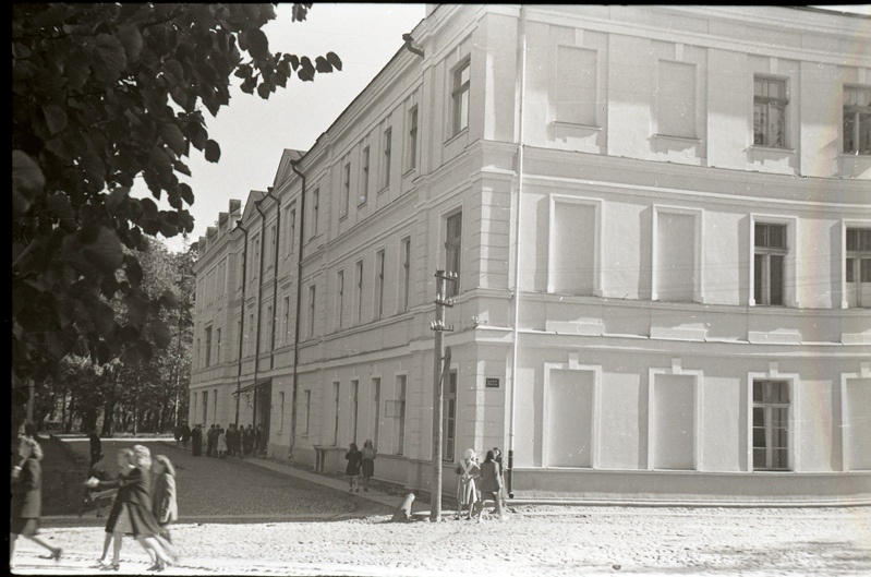 Naistekliinik (Lossi 36) Toomemäel