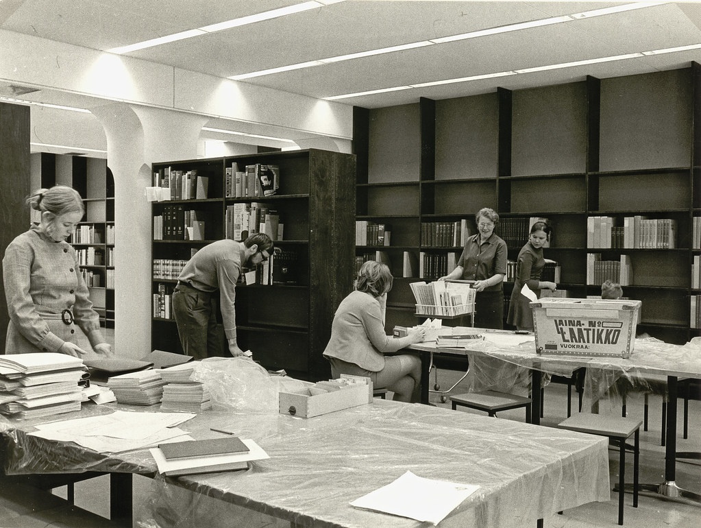 Moving to new library premises in 1970