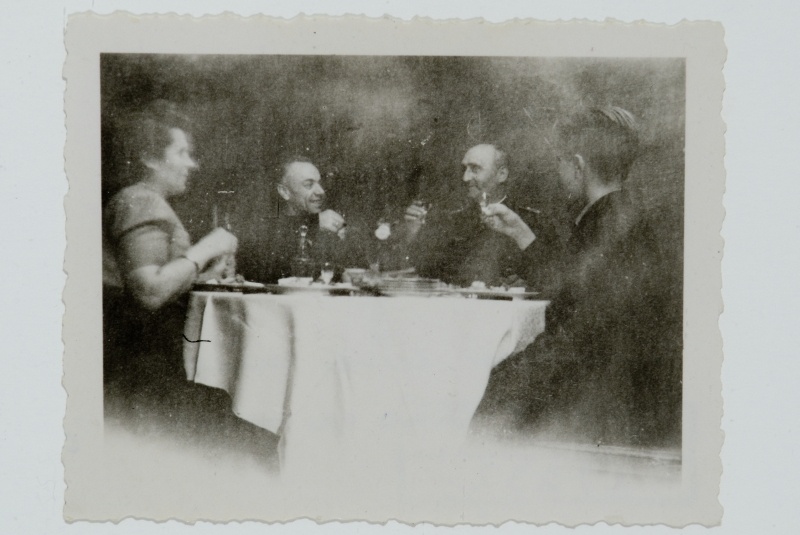 Laamannide pere viimane eine Tallinna kodus, märts 1944.