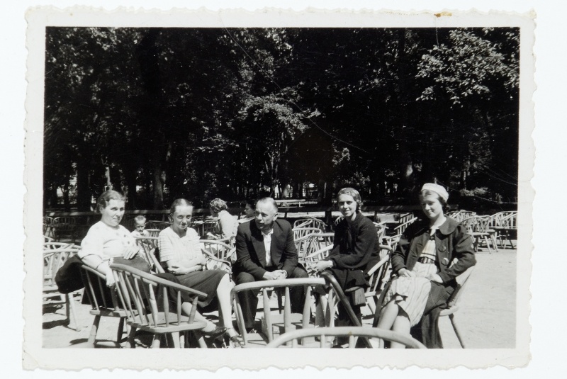 Perekond Laamann väljasaadetuna Kuressaares 1935.a.