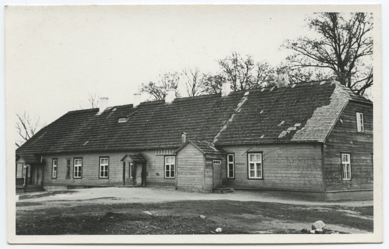 Tarvastu kihelkonnakooli hoone.