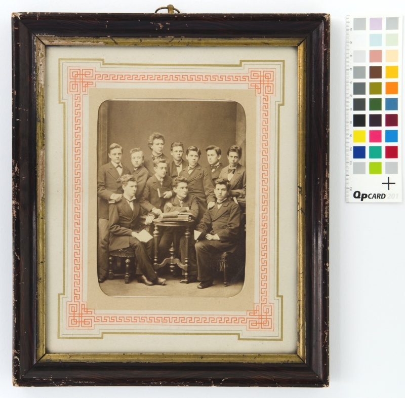 Grupipilt: Tallinna Kubermangugümnaasiumi õpilased.