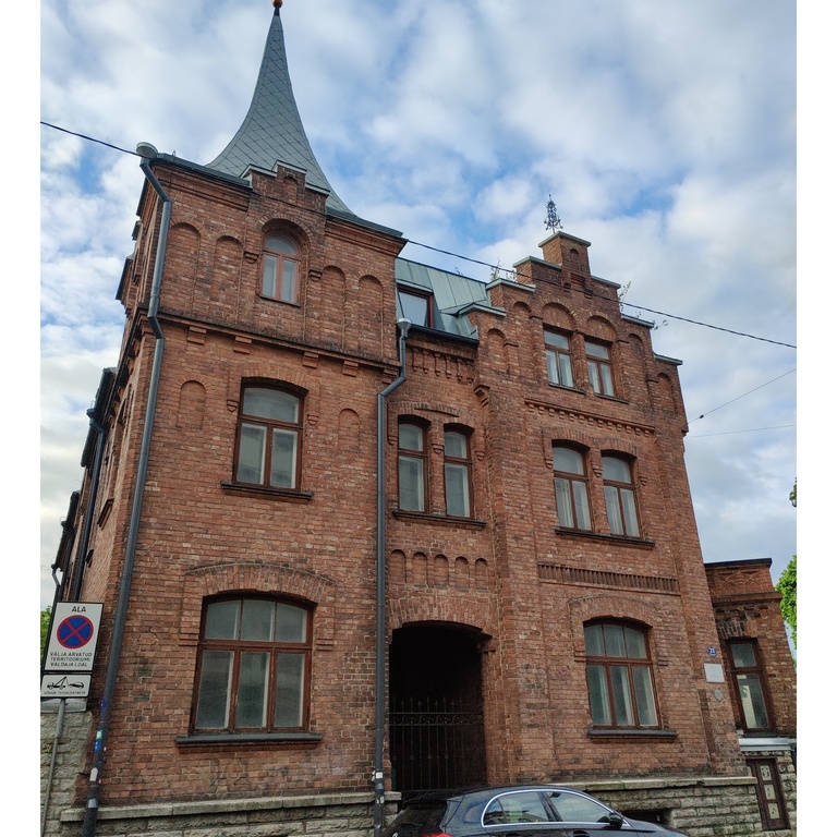 School building where Johannes Raudmets Harju County Tallinn Sakala 23 rephoto