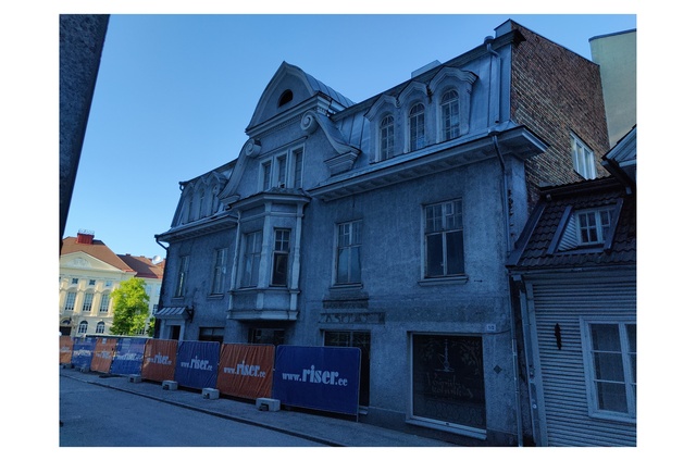 Buildings at the beginning of Tatari Street in Tallinn rephoto