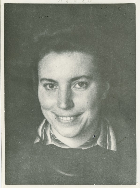 Erika Talts, TPI füüsikalise keemia kateedri õppejõud, portree, 1944