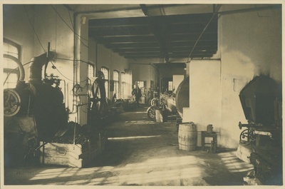 Tallinna Tehnikumi soojusjõu laboratoorium sadamatehases Mere pst. 10, 1928.a.  similar photo