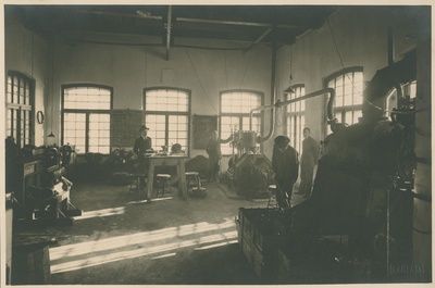 Tallinna Tehnikumi soojusjõu laboratoorium, aurumasina seadis, Mere pst. 1928.a.  similar photo