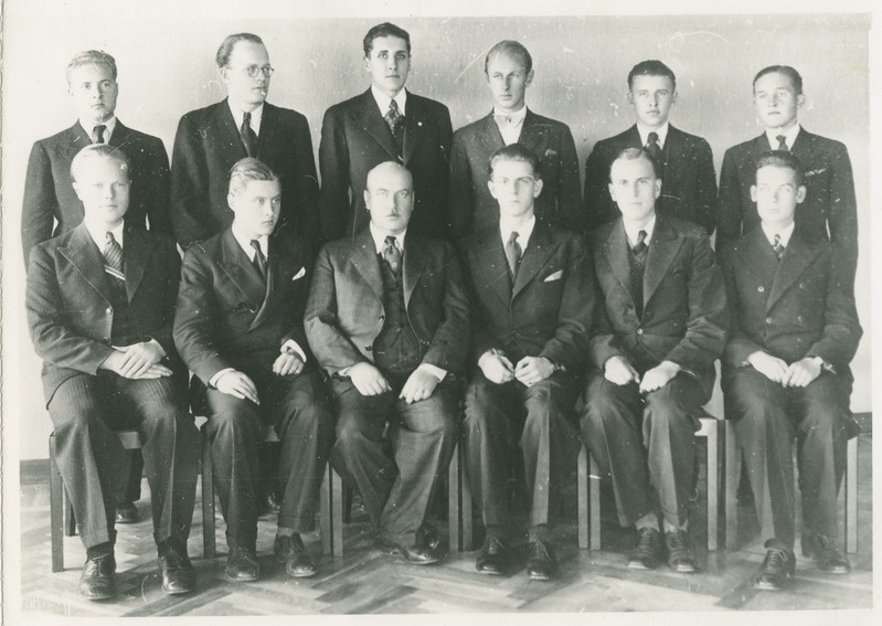 Tallinna Tehnikaülikooli üliõpilaskonna juhatus koos õppekuraator prof. O. Reinvaldiga, grupipilt, 1938.a.