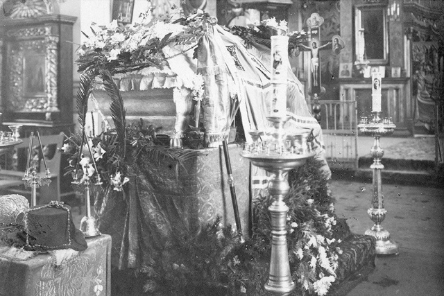 Piiskop Platoni haud Tallinna Issanda Muutmise peakirikus