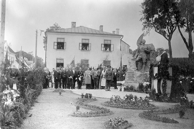 Kuressaare Vabadussõja mälestussamba pidulik avamine