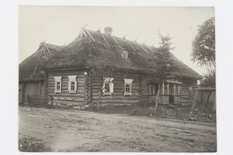Isurite õlgkatusega 2-pereelamu Koskolovo k. Soikini v. 1926. a.