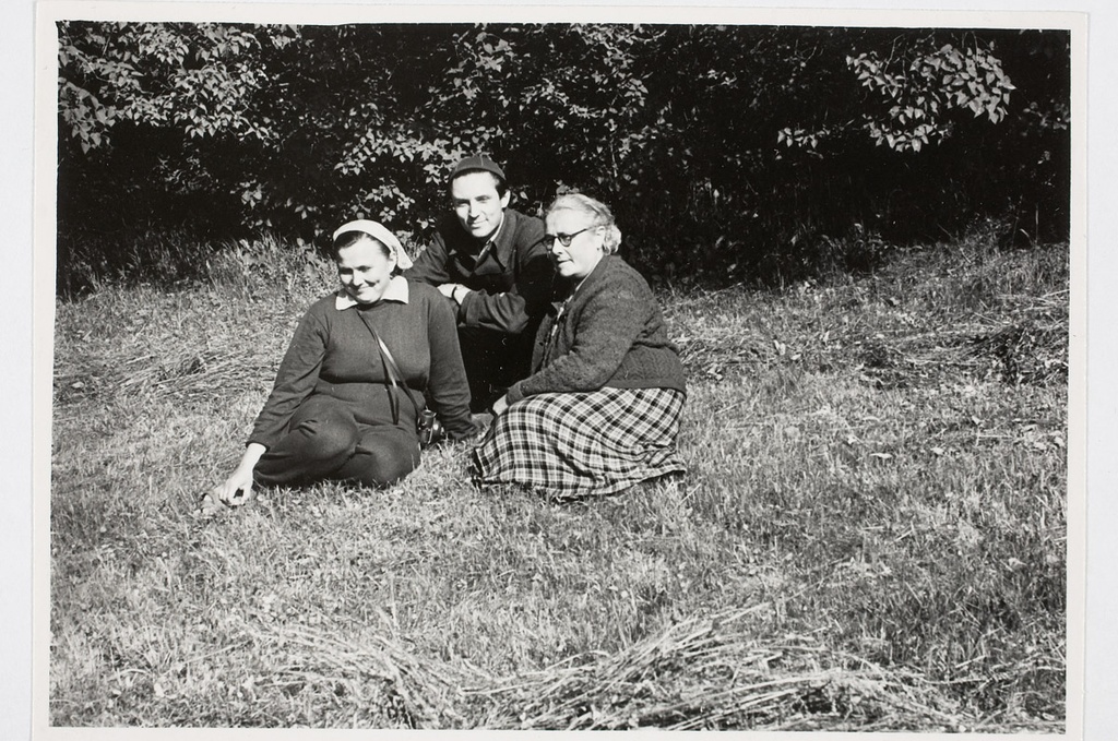 Vilve Kalits, Arved Luts ning Kabli 7-aastase kooli õpetaja Salme Põdersaar