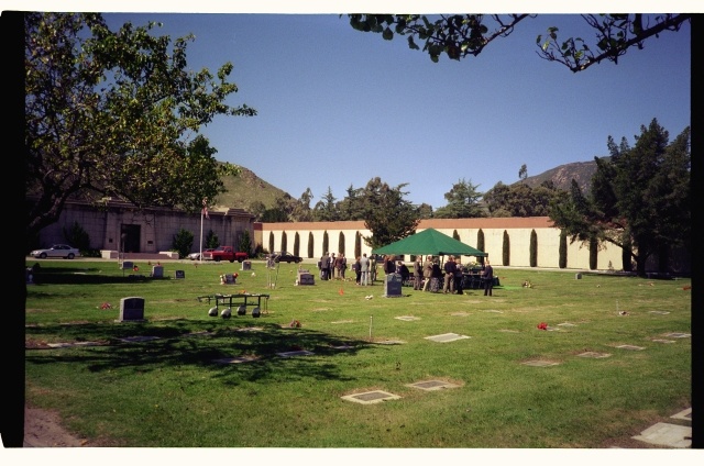 Hans Mägeri matused Lady Family Sutcliffe kalmistul San Luis Obispos, USAs